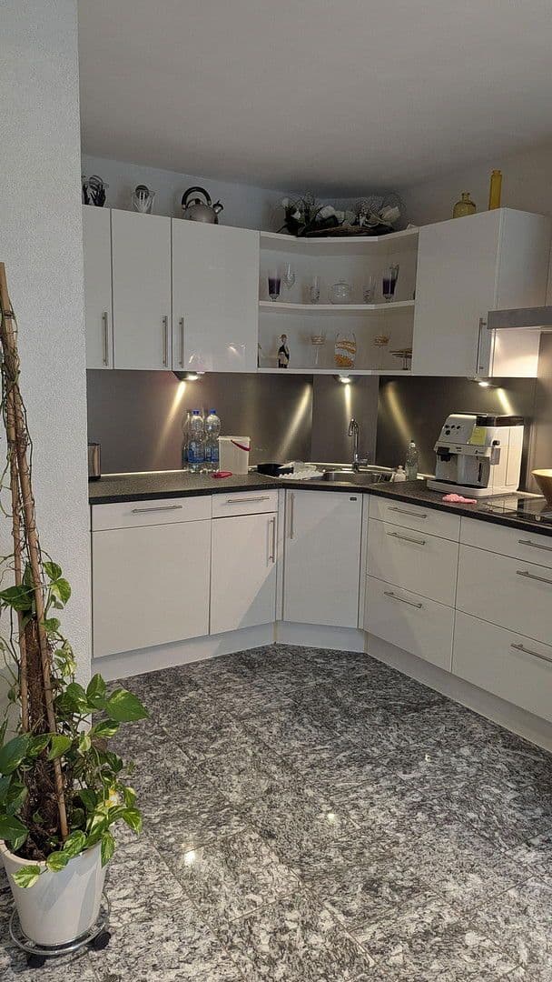 Pronájem bytu 4+1 186 m², Flörsheim-Dalsheim, Porýní-Falc Pronájem bytu 4+1 186 m², Flörsheim-Dalsheim, Porýní-Falc