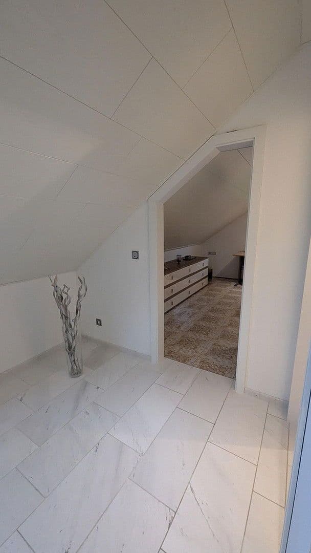 Pronájem bytu 4+1 186 m², Flörsheim-Dalsheim, Porýní-Falc Pronájem bytu 4+1 186 m², Flörsheim-Dalsheim, Porýní-Falc