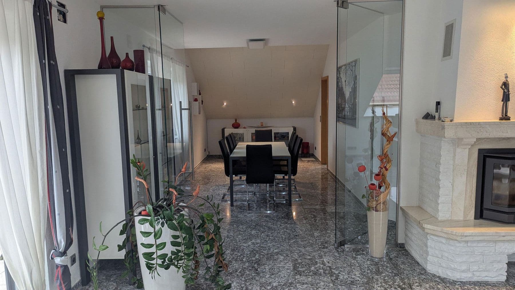 Pronájem bytu 4+1 186 m², Flörsheim-Dalsheim, Porýní-Falc Pronájem bytu 4+1 186 m², Flörsheim-Dalsheim, Porýní-Falc