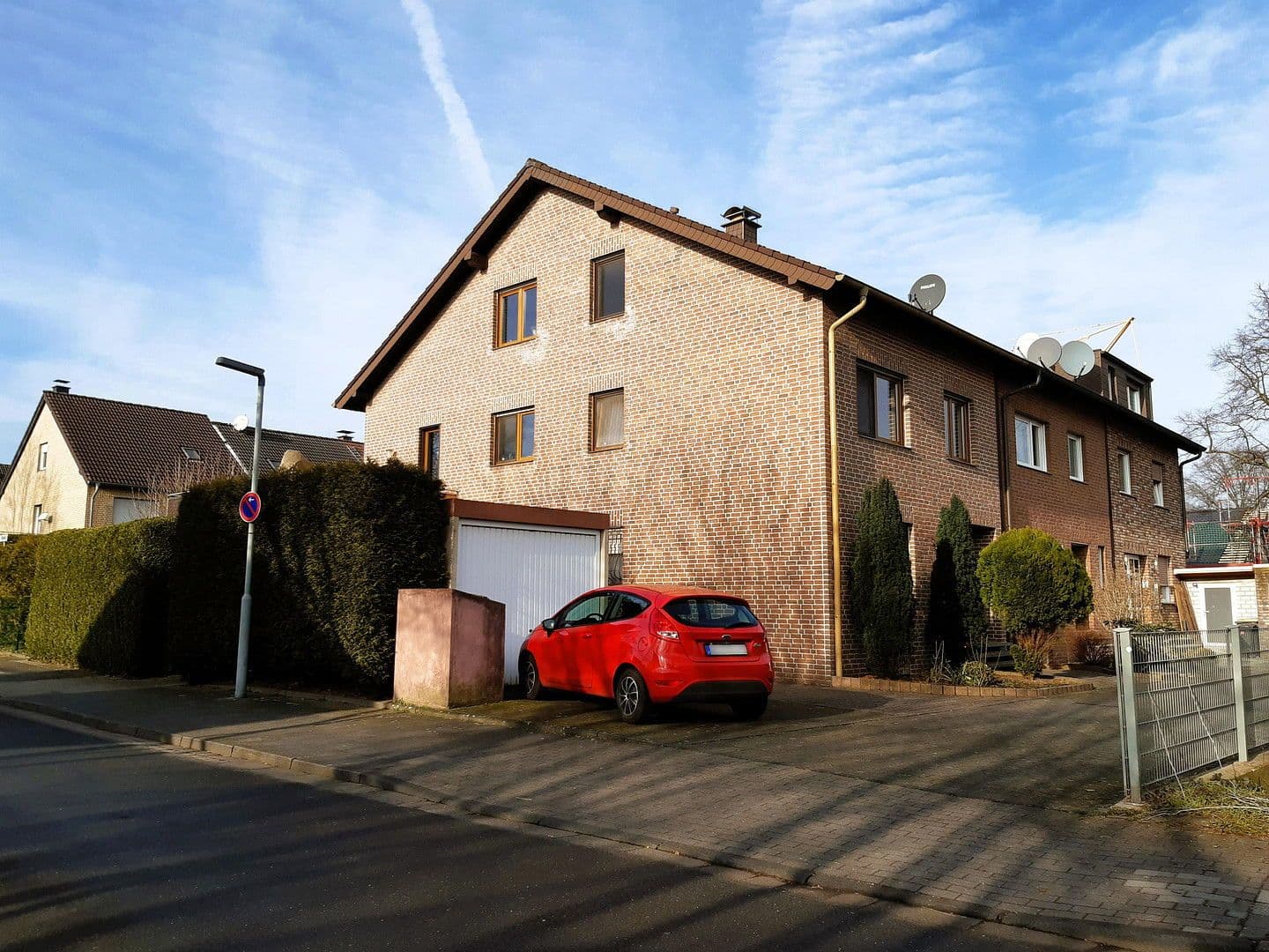 Prodej domu 231 m², pozemek 371 m², Dinslaken, Severní Porýní-Vestfálsko Prodej domu 231 m², pozemek 371 m², Dinslaken, Severní Porýní-Vestfálsko
