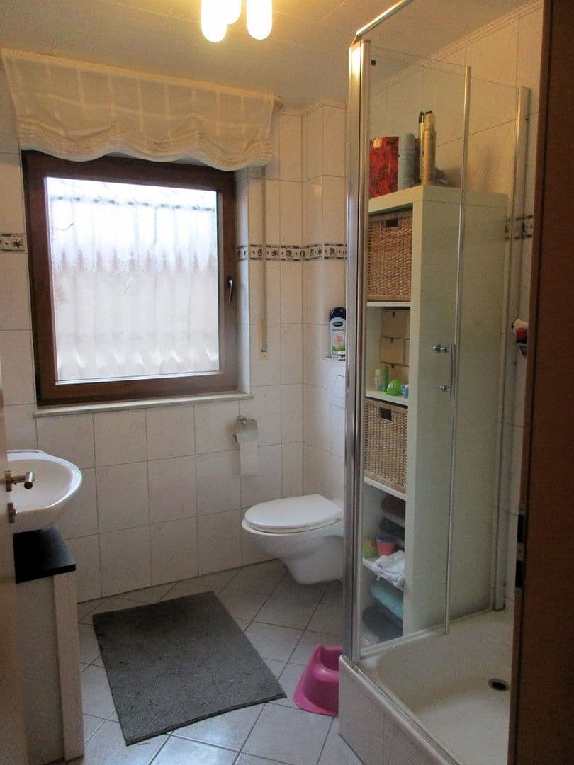 Prodej domu 231 m², pozemek 371 m², Dinslaken, Severní Porýní-Vestfálsko Prodej domu 231 m², pozemek 371 m², Dinslaken, Severní Porýní-Vestfálsko