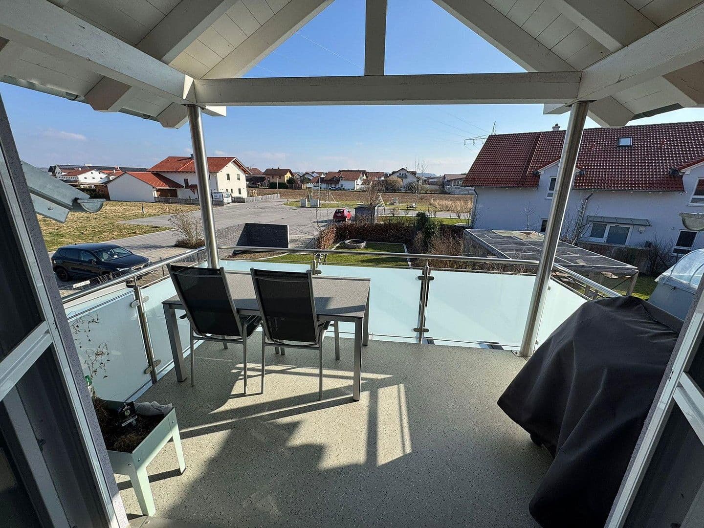 Prodej bytu 3+1 100 m², Sonnenblumenstraße 19, Unterneukirchen, Bavorsko Prodej bytu 3+1 100 m², Sonnenblumenstraße 19, Unterneukirchen, Bavorsko