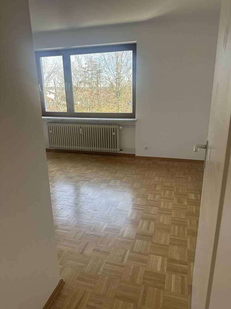 Pronájem bytu 3+1 82 m², Pöcking - Possenhofen, Bavorsko Pronájem bytu 3+1 82 m², Pöcking - Possenhofen, Bavorsko