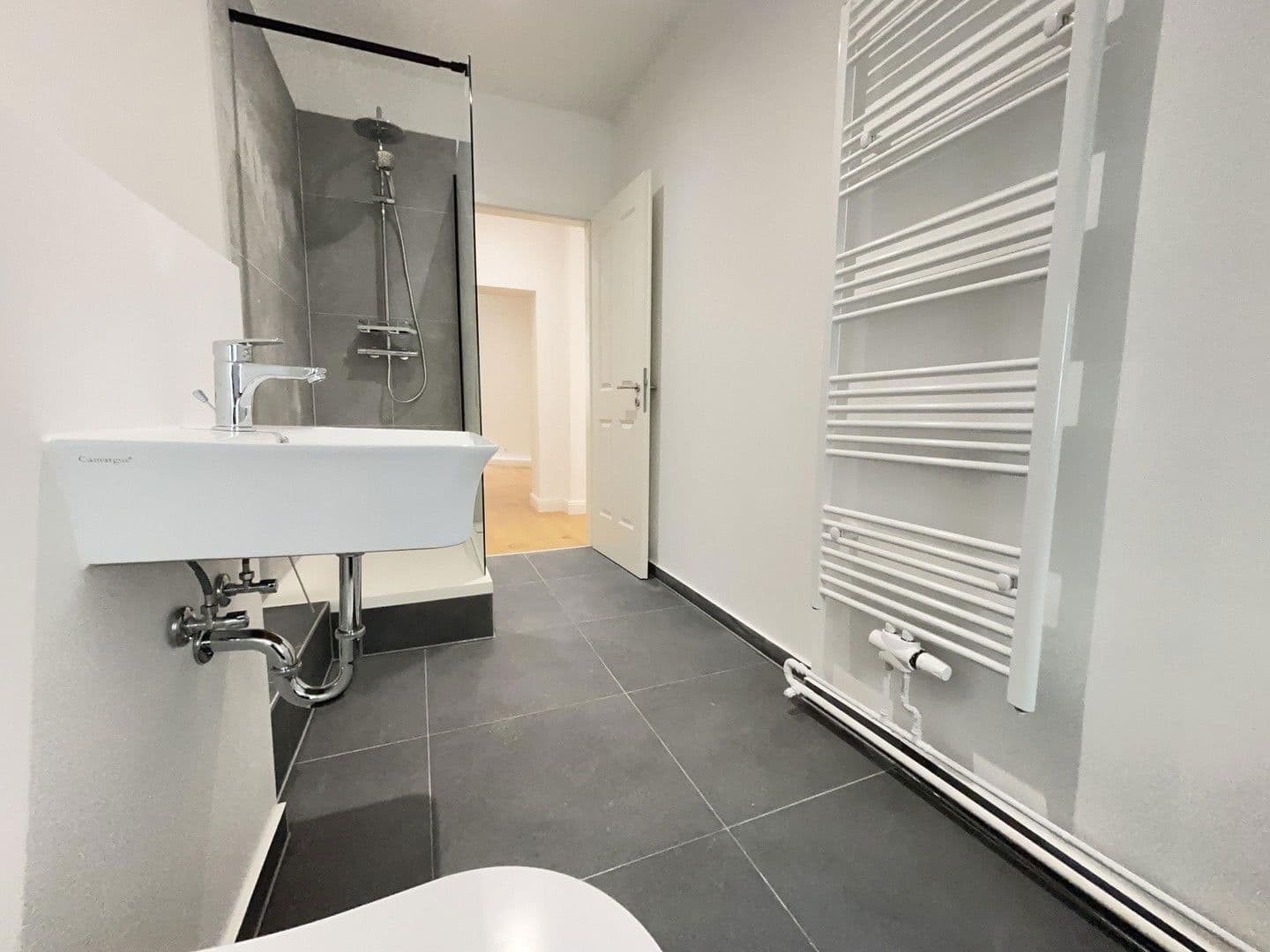 Prodej bytu 3+1 70 m², Gneisenaustraße 65, Berlin, Berlín Prodej bytu 3+1 70 m², Gneisenaustraße 65, Berlin, Berlín