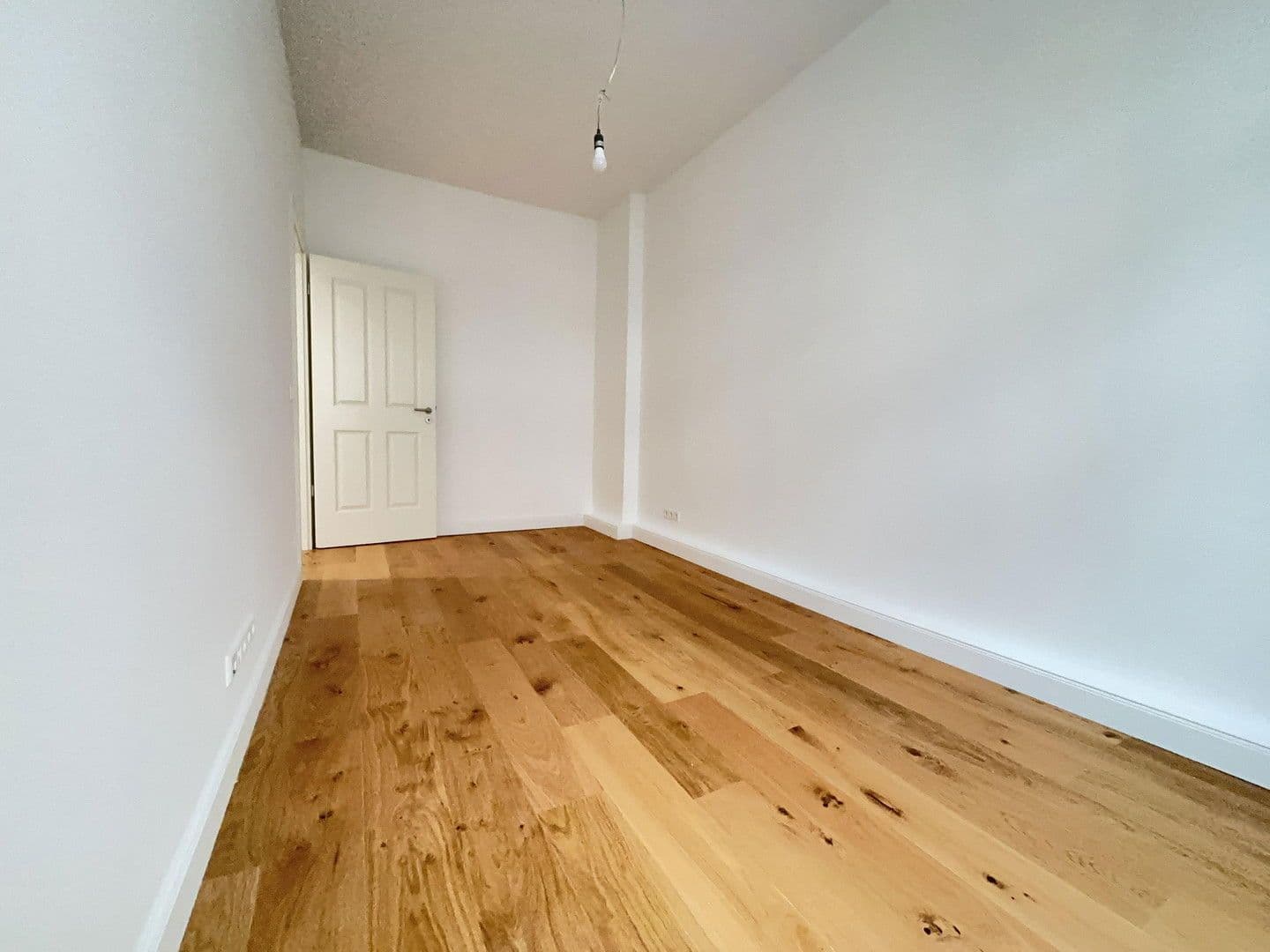 Prodej bytu 3+1 70 m², Gneisenaustraße 65, Berlin, Berlín Prodej bytu 3+1 70 m², Gneisenaustraße 65, Berlin, Berlín