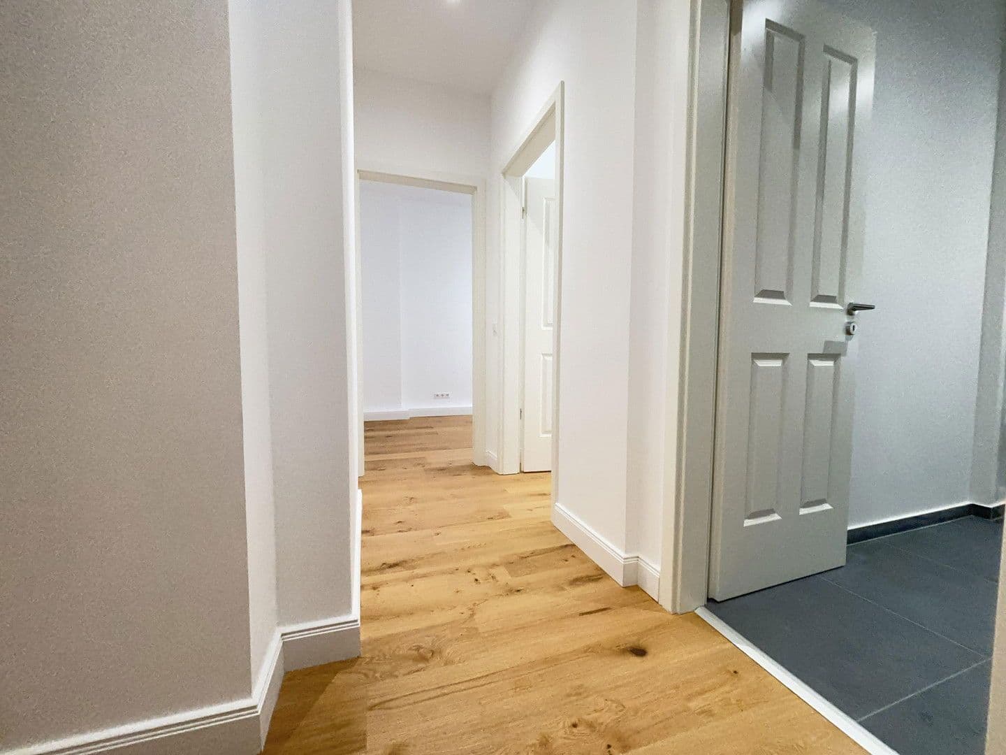 Prodej bytu 3+1 70 m², Gneisenaustraße 65, Berlin, Berlín Prodej bytu 3+1 70 m², Gneisenaustraße 65, Berlin, Berlín