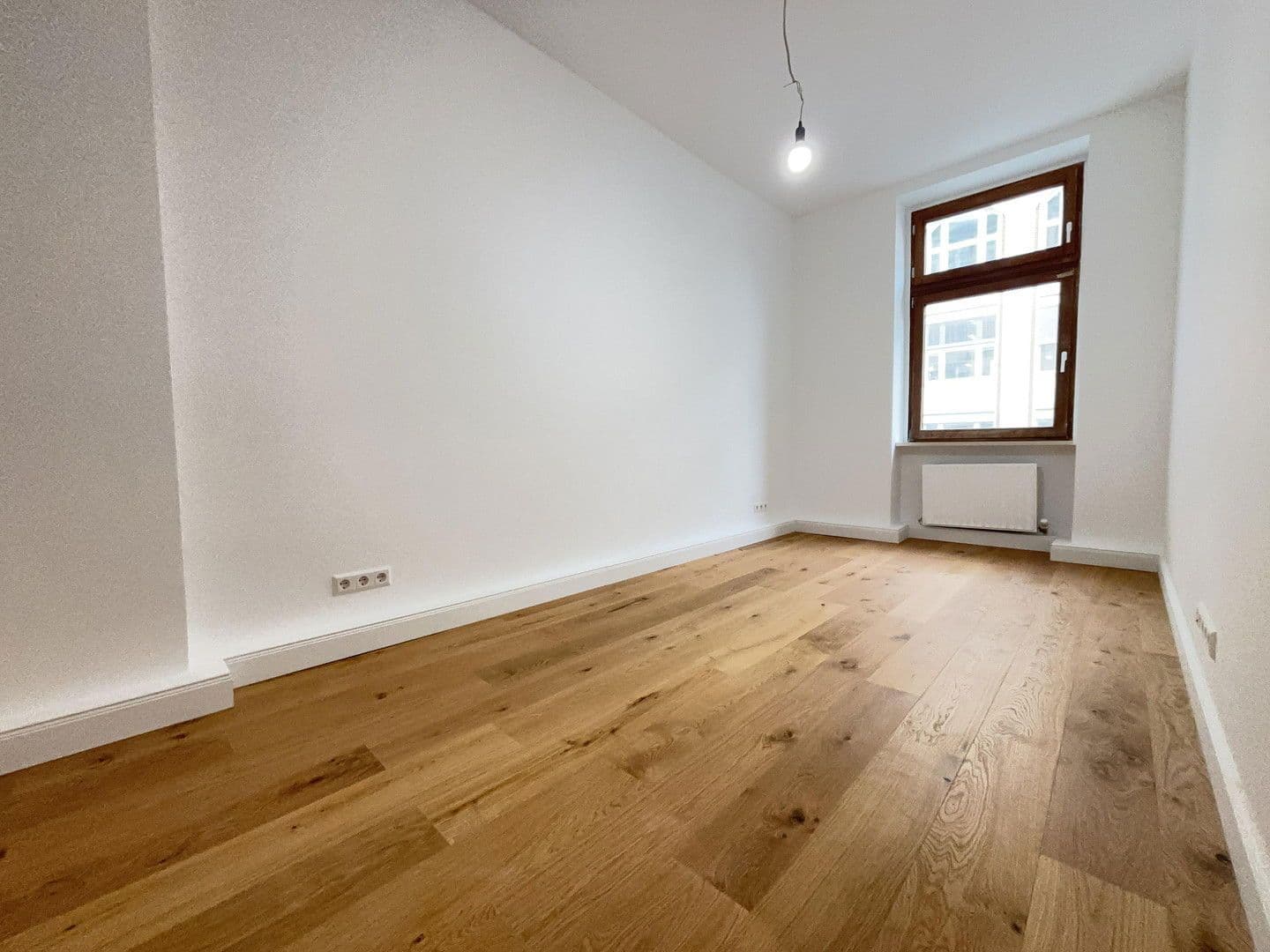 Prodej bytu 3+1 70 m², Gneisenaustraße 65, Berlin, Berlín Prodej bytu 3+1 70 m², Gneisenaustraße 65, Berlin, Berlín