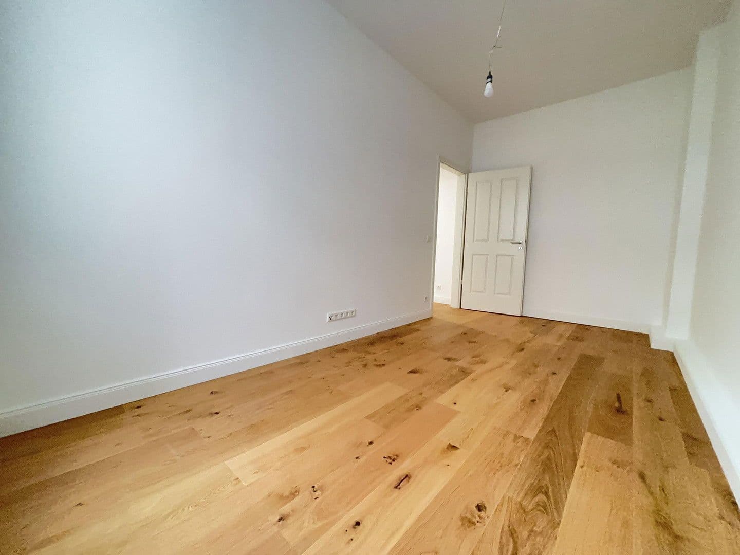 Prodej bytu 3+1 70 m², Gneisenaustraße 65, Berlin, Berlín Prodej bytu 3+1 70 m², Gneisenaustraße 65, Berlin, Berlín