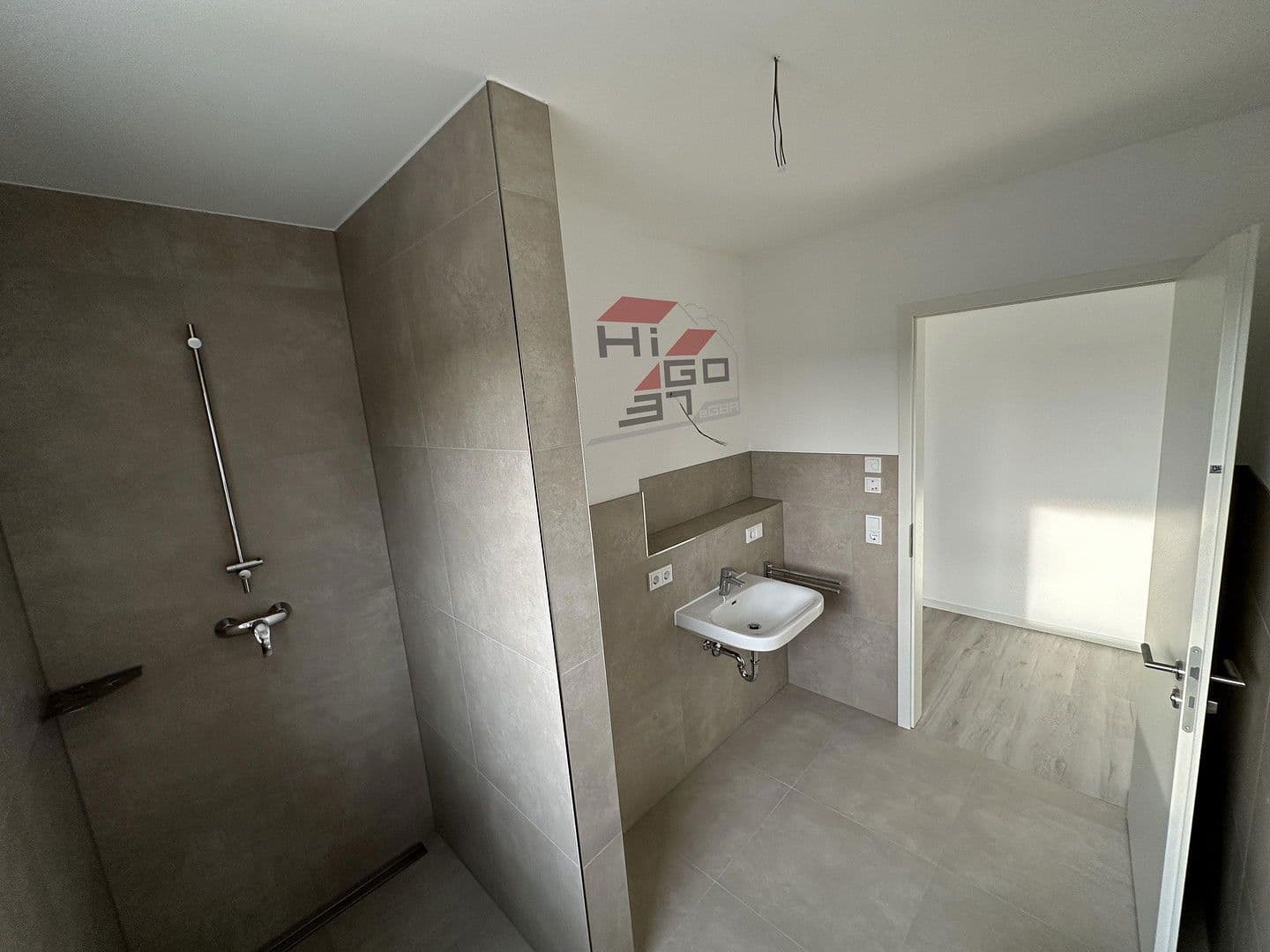 Prodej domu 127 m², pozemek 753 m², Rosdorf, Dolní Sasko Prodej domu 127 m², pozemek 753 m², Rosdorf, Dolní Sasko