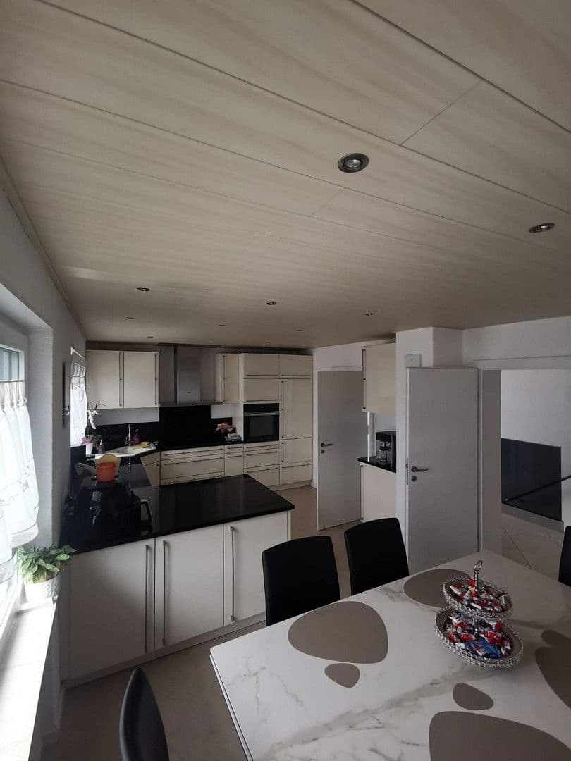 Prodej domu 180 m², pozemek 617 m², Groß-Zimmerner Str. 25, Reinheim, Hessen Prodej domu 180 m², pozemek 617 m², Groß-Zimmerner Str. 25, Reinheim, Hessen