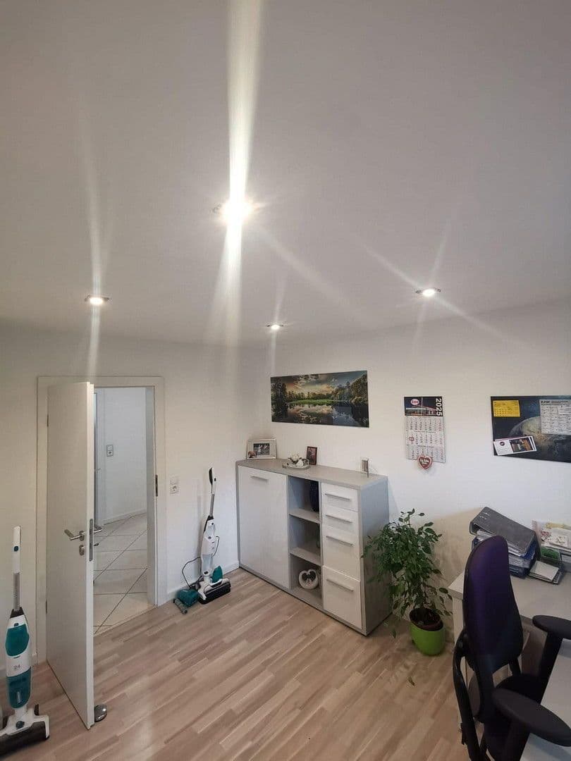 Prodej domu 180 m², pozemek 617 m², Groß-Zimmerner Str. 25, Reinheim, Hessen Prodej domu 180 m², pozemek 617 m², Groß-Zimmerner Str. 25, Reinheim, Hessen