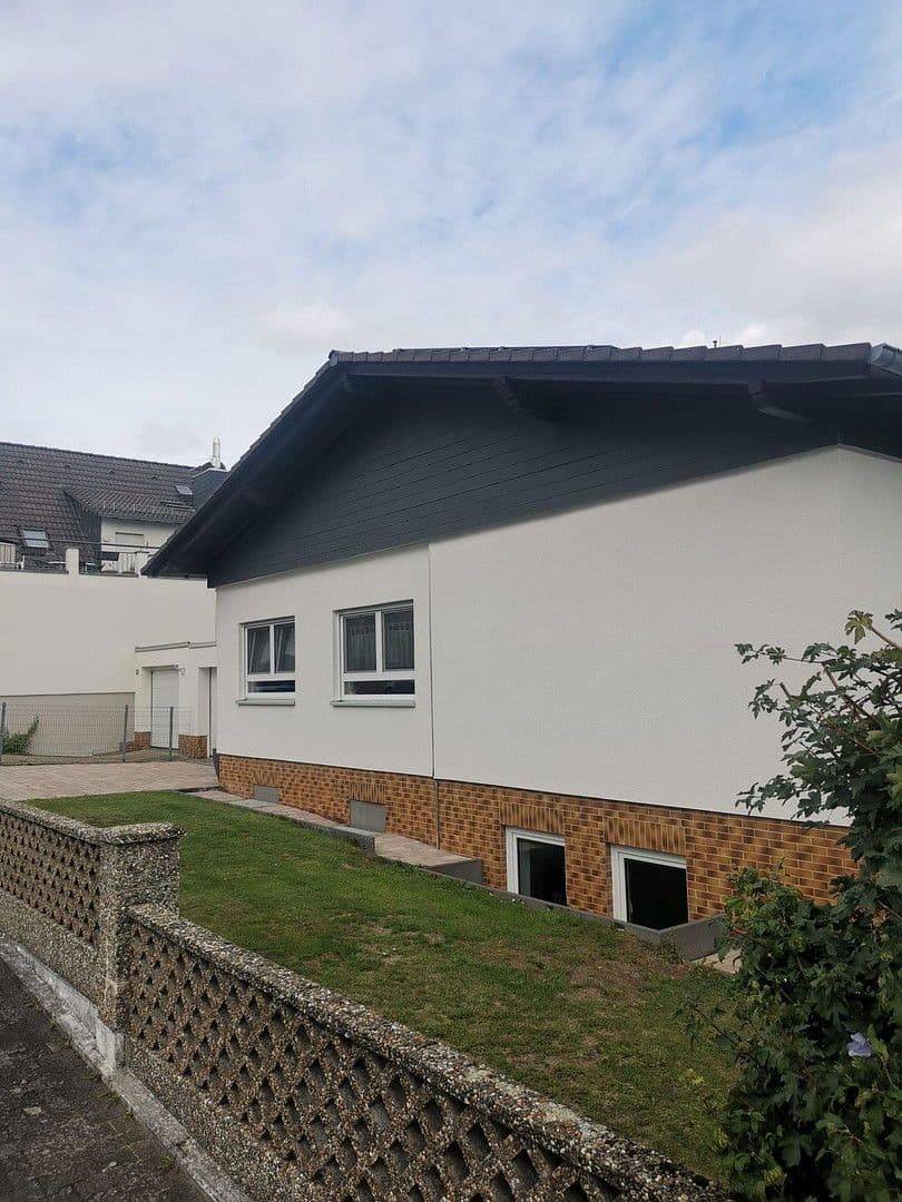 Prodej domu 180 m², pozemek 617 m², Groß-Zimmerner Str. 25, Reinheim, Hessen Prodej domu 180 m², pozemek 617 m², Groß-Zimmerner Str. 25, Reinheim, Hessen