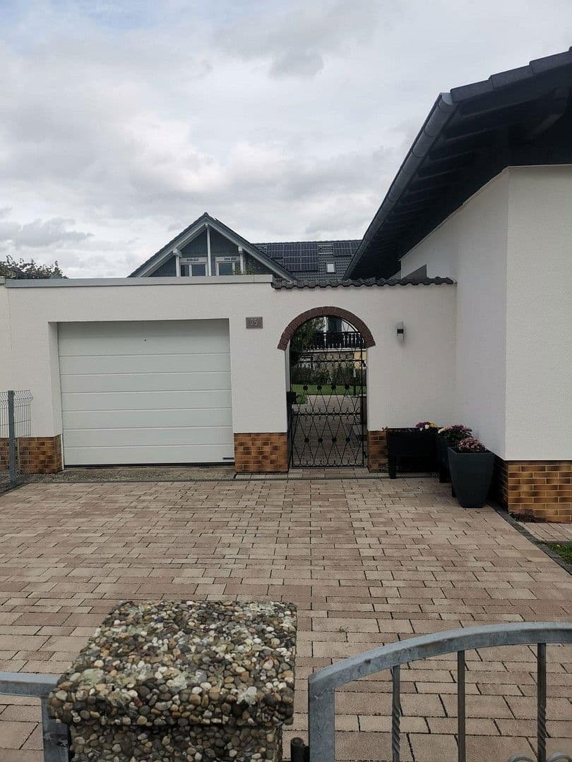 Prodej domu 180 m², pozemek 617 m², Groß-Zimmerner Str. 25, Reinheim, Hessen Prodej domu 180 m², pozemek 617 m², Groß-Zimmerner Str. 25, Reinheim, Hessen