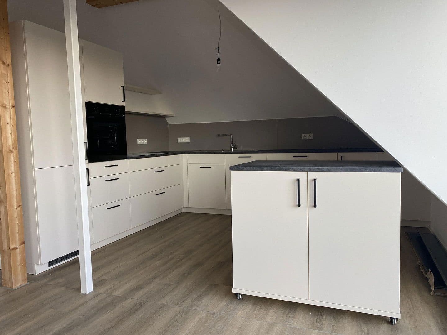 Prodej bytu 3+1 91 m², Pfarrkirchener Str. 105 b, Eggenfelden, Bavorsko Prodej bytu 3+1 91 m², Pfarrkirchener Str. 105 b, Eggenfelden, Bavorsko