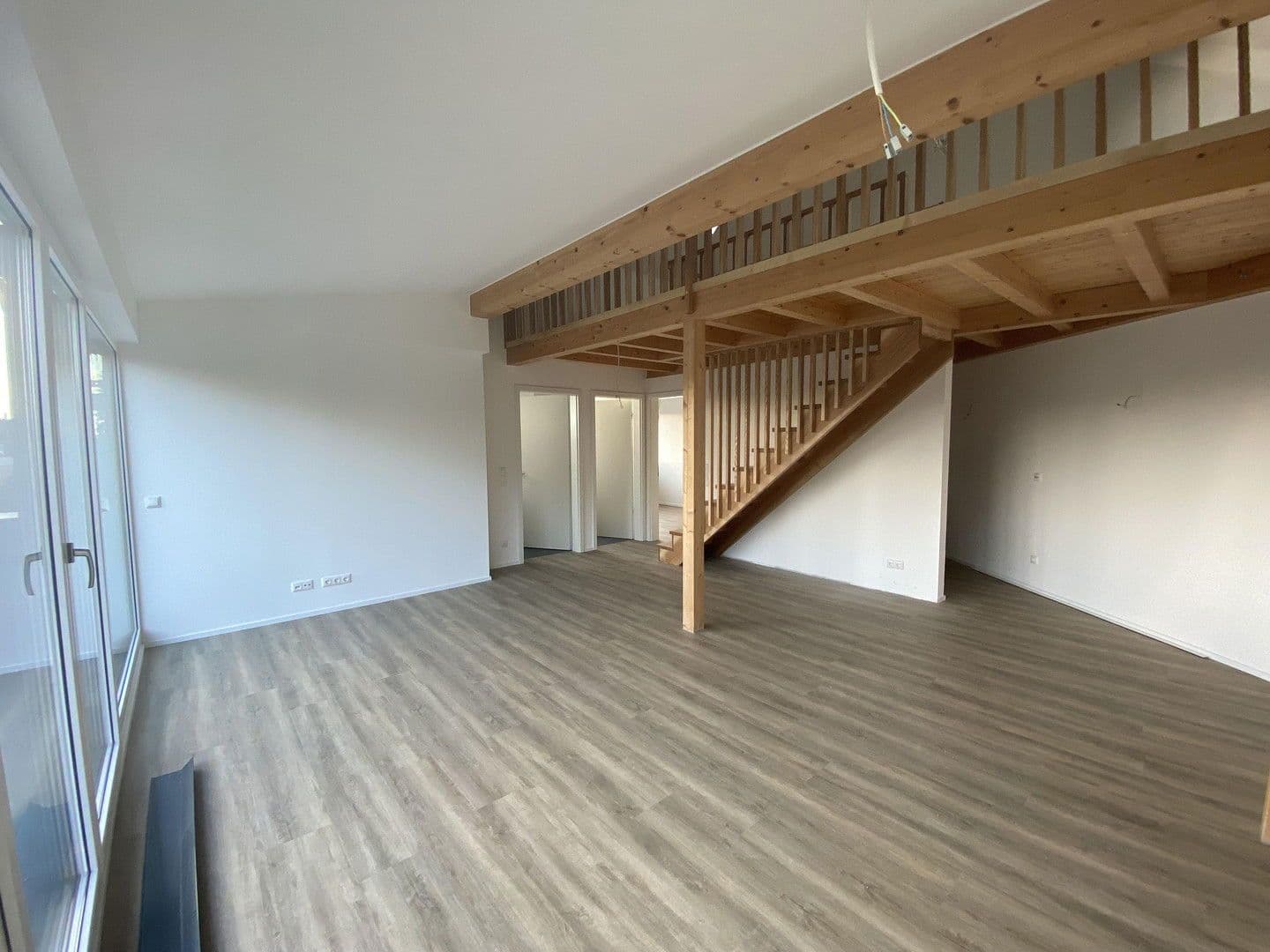 Prodej bytu 3+1 91 m², Pfarrkirchener Str. 105 b, Eggenfelden, Bavorsko Prodej bytu 3+1 91 m², Pfarrkirchener Str. 105 b, Eggenfelden, Bavorsko