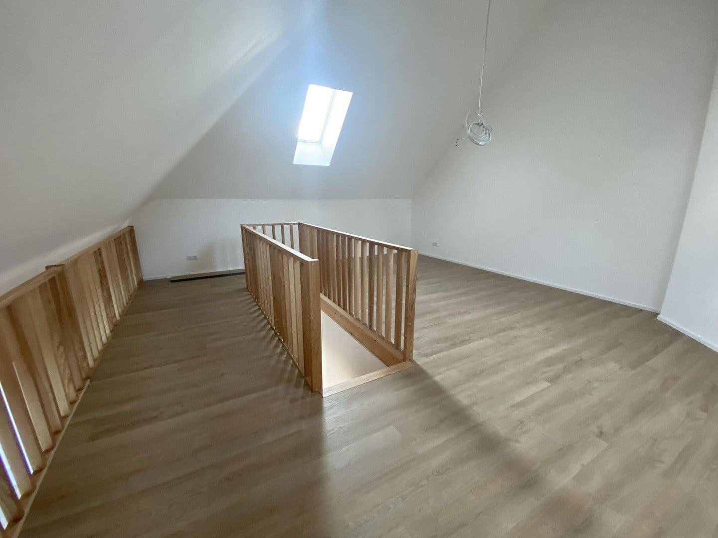 Prodej bytu 3+1 91 m², Pfarrkirchener Str. 105 b, Eggenfelden, Bavorsko Prodej bytu 3+1 91 m², Pfarrkirchener Str. 105 b, Eggenfelden, Bavorsko
