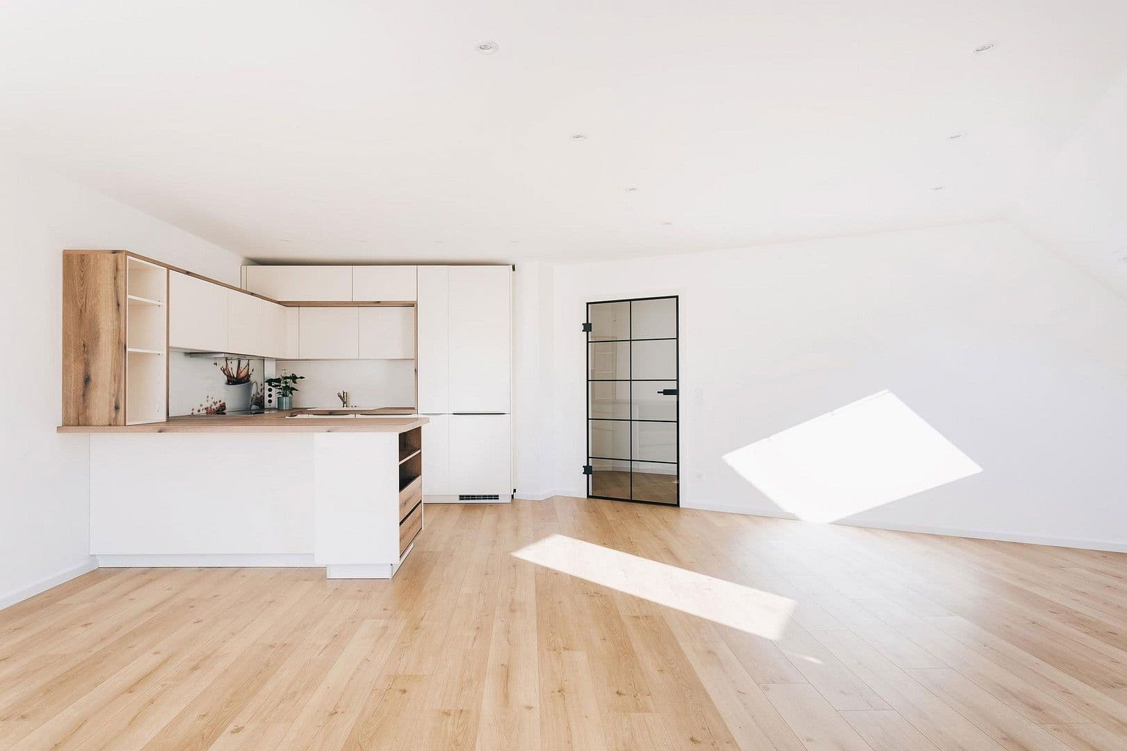 Prodej bytu 2+1 71 m², Meußlitzer Straße, Dresden, Sasko Prodej bytu 2+1 71 m², Meußlitzer Straße, Dresden, Sasko