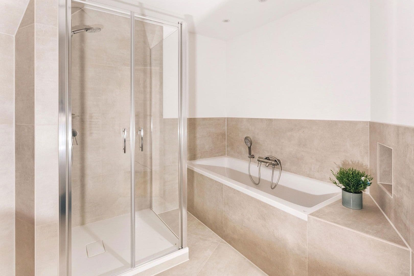 Prodej bytu 2+1 71 m², Meußlitzer Straße, Dresden, Sasko Prodej bytu 2+1 71 m², Meußlitzer Straße, Dresden, Sasko