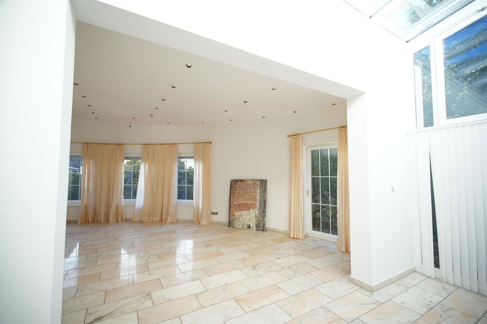 Pronájem domu 135 m², pozemek 411 m², Bad Salzuflen, Severní Porýní-Vestfálsko Pronájem domu 135 m², pozemek 411 m², Bad Salzuflen, Severní Porýní-Vestfálsko