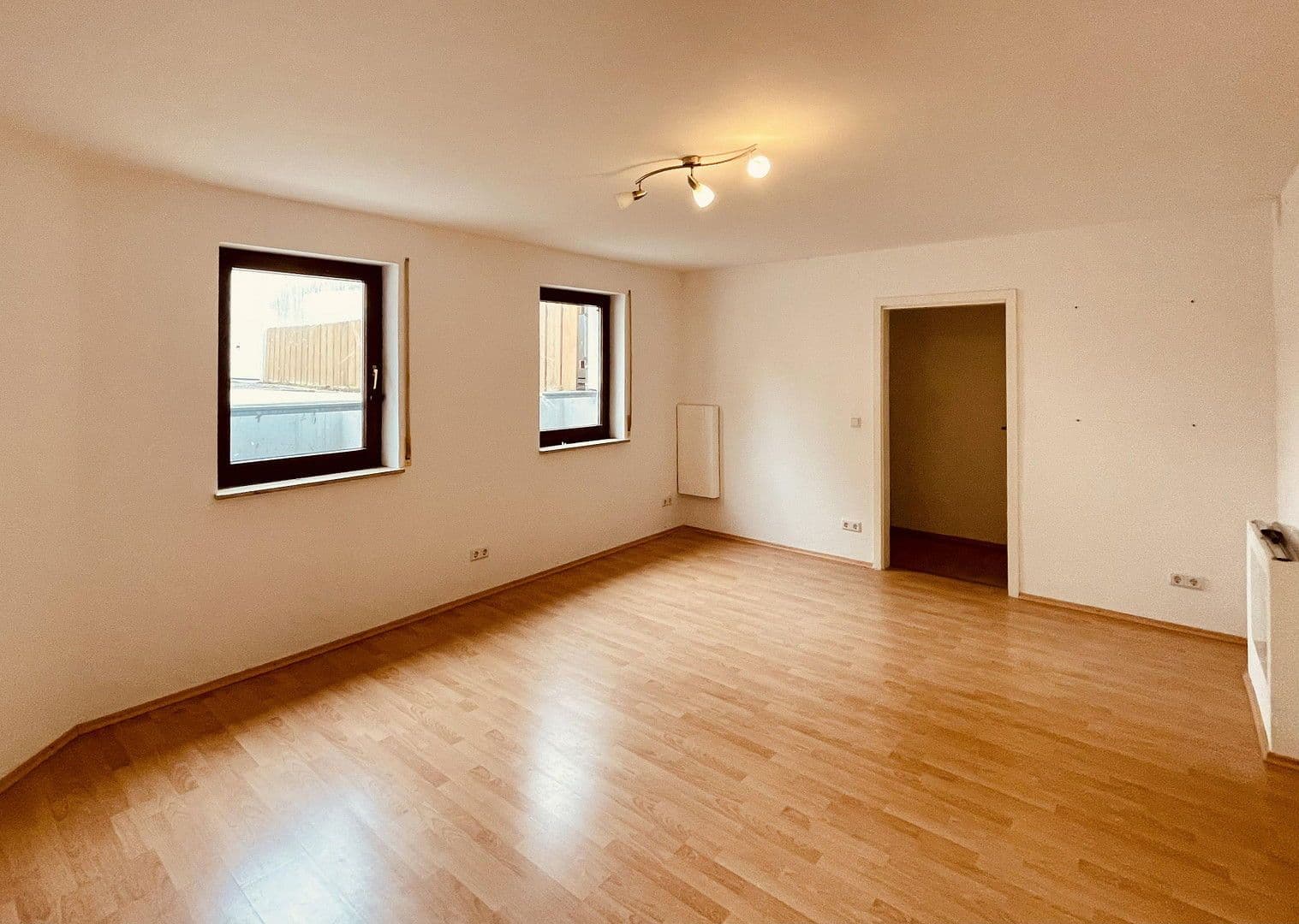 Prodej domu 176 m², pozemek 471 m², Simmozheim, Bádensko-Württembersko Prodej domu 176 m², pozemek 471 m², Simmozheim, Bádensko-Württembersko