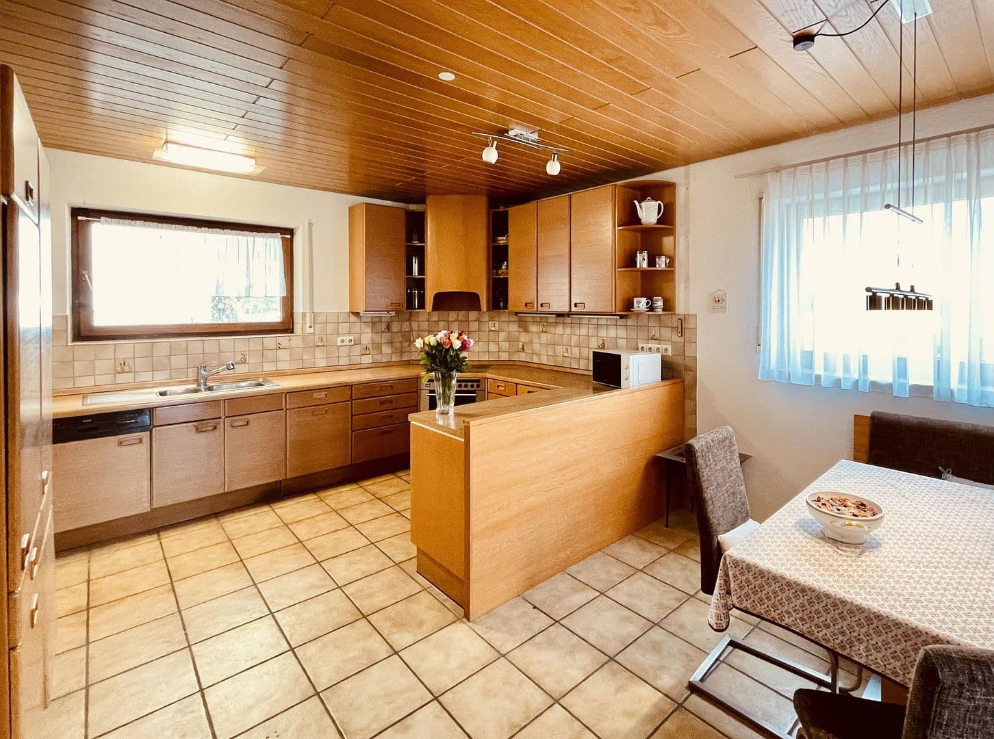 Prodej domu 176 m², pozemek 471 m², Simmozheim, Bádensko-Württembersko Prodej domu 176 m², pozemek 471 m², Simmozheim, Bádensko-Württembersko