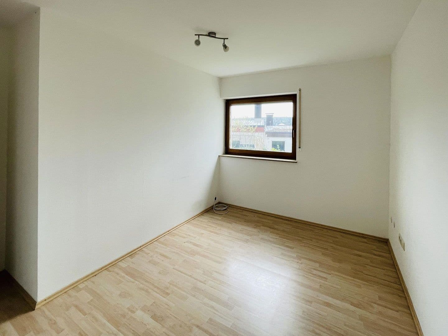Prodej domu 176 m², pozemek 471 m², Simmozheim, Bádensko-Württembersko Prodej domu 176 m², pozemek 471 m², Simmozheim, Bádensko-Württembersko