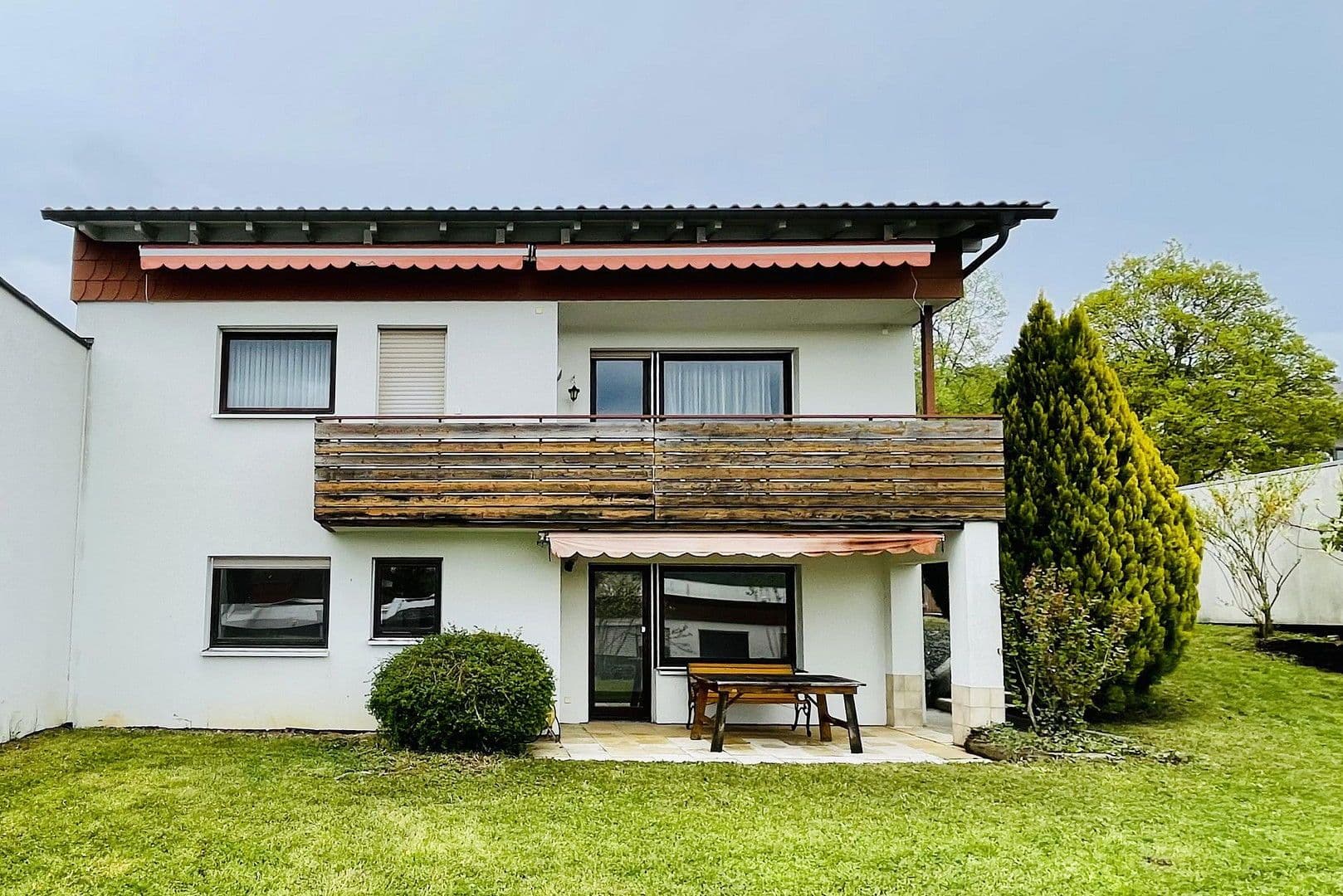 Prodej domu 176 m², pozemek 471 m², Simmozheim, Bádensko-Württembersko Prodej domu 176 m², pozemek 471 m², Simmozheim, Bádensko-Württembersko