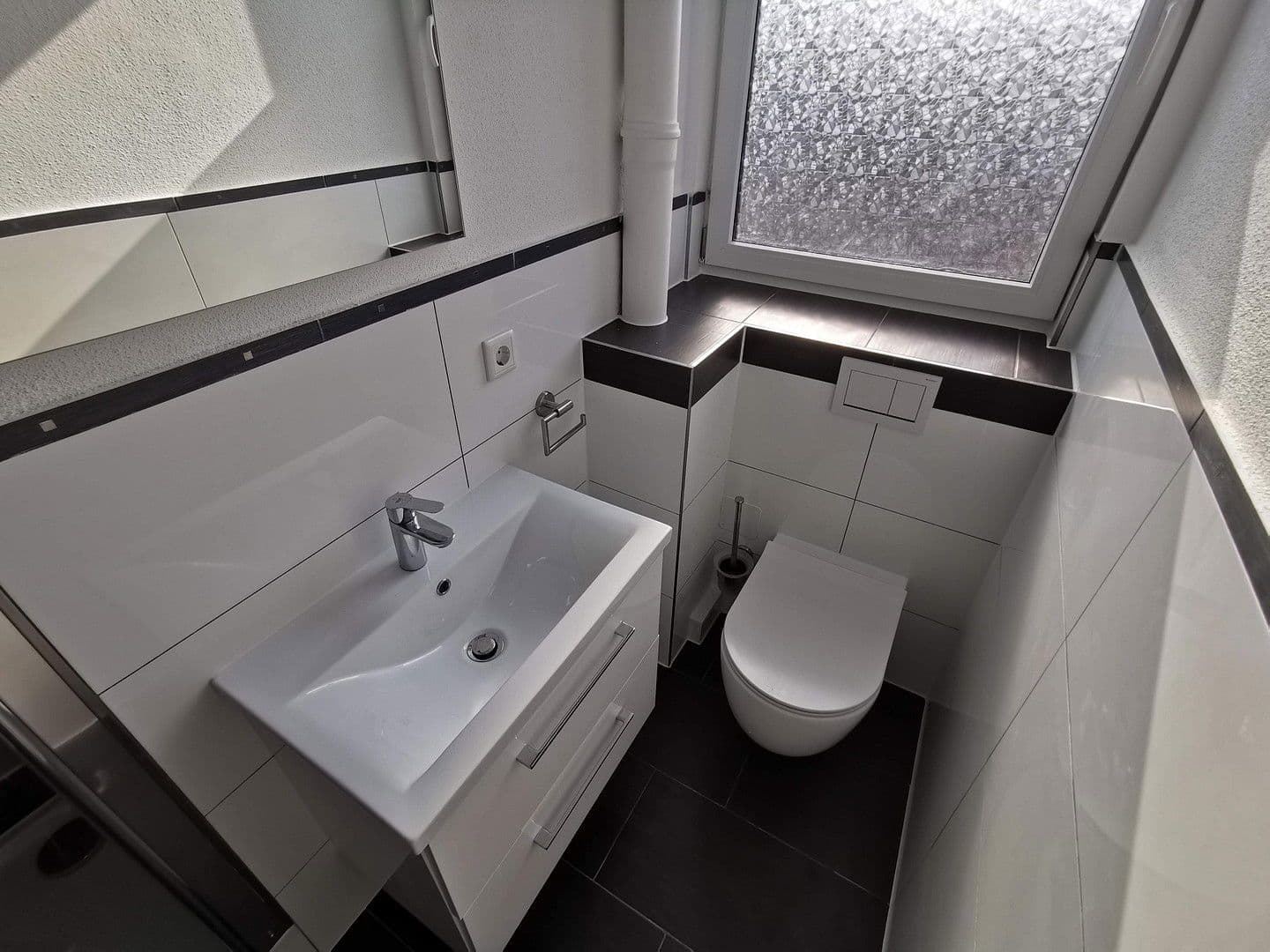 Pronájem bytu 2+1 53 m², Mannheim, Bádensko-Württembersko Pronájem bytu 2+1 53 m², Mannheim, Bádensko-Württembersko