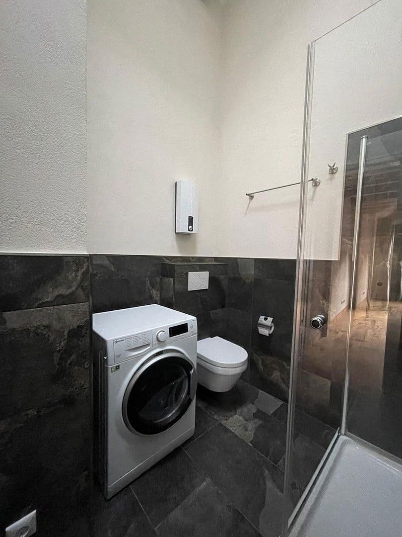 Pronájem bytu 1+1 50 m², Schlossberg 2, Saarburg, Porýní-Falc Pronájem bytu 1+1 50 m², Schlossberg 2, Saarburg, Porýní-Falc