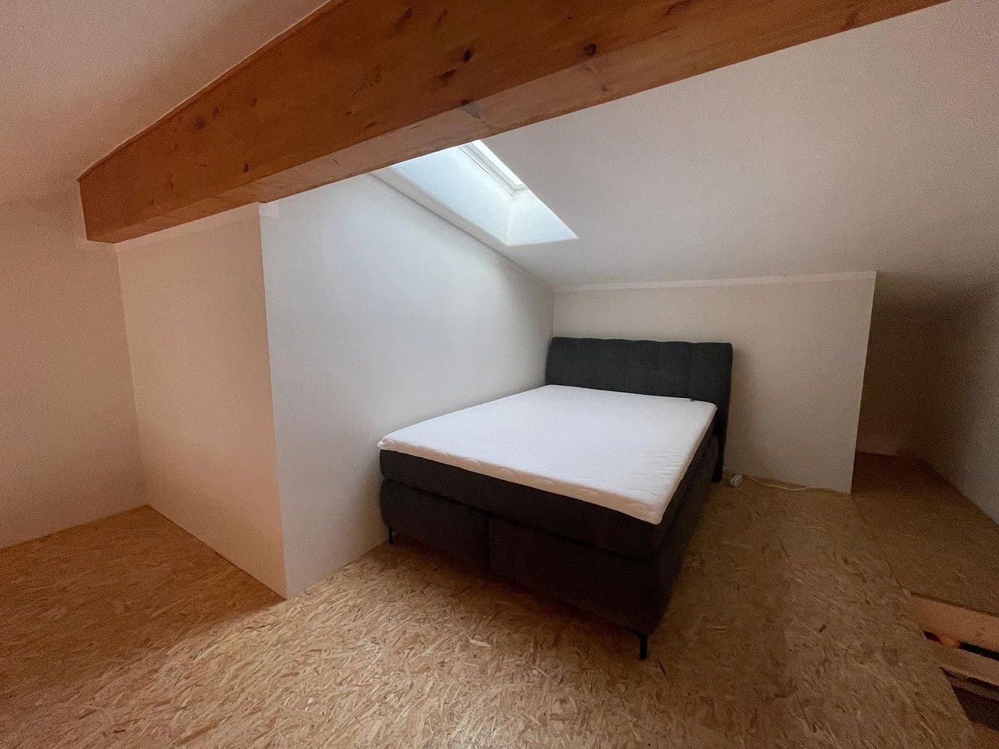 Pronájem bytu 1+1 50 m², Schlossberg 2, Saarburg, Porýní-Falc Pronájem bytu 1+1 50 m², Schlossberg 2, Saarburg, Porýní-Falc