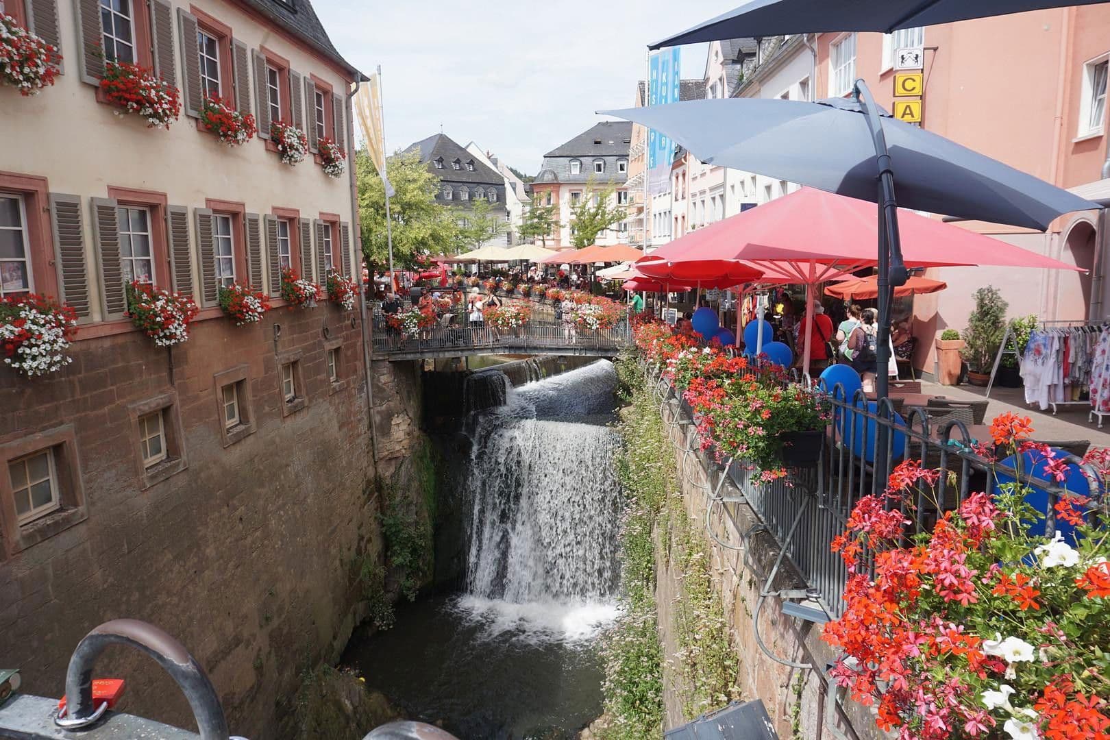 Pronájem bytu 1+1 50 m², Schlossberg 2, Saarburg, Porýní-Falc Pronájem bytu 1+1 50 m², Schlossberg 2, Saarburg, Porýní-Falc