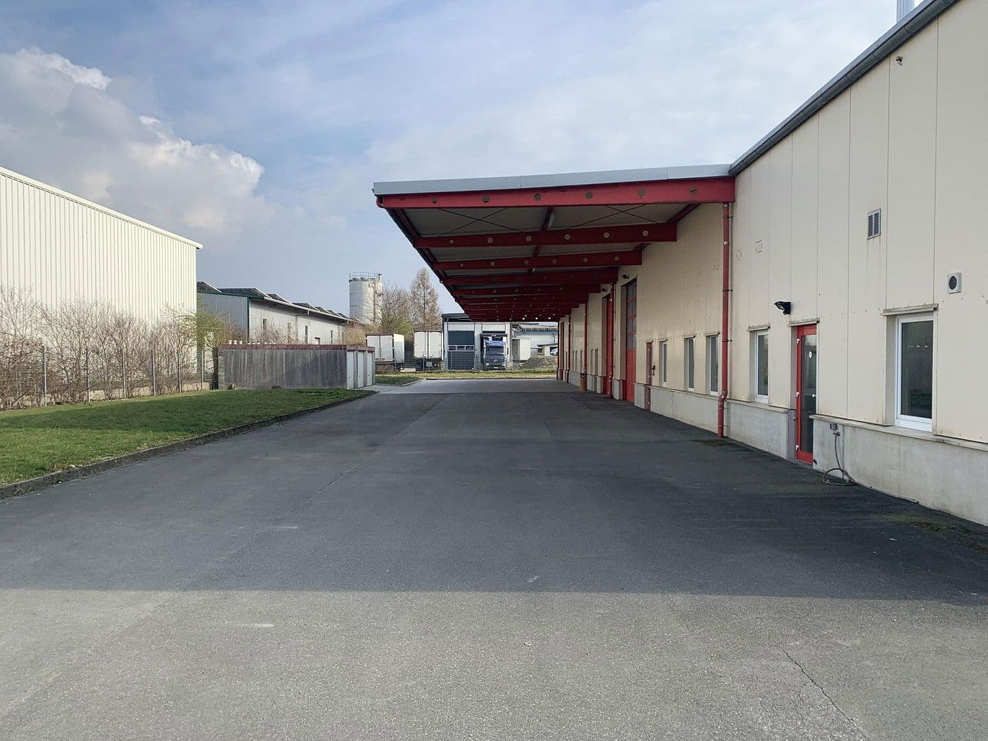 Pronájem nebytového prostoru 7.423 m², Oberer Westring 41, Büren, Severní Porýní-Vestfálsko Pronájem nebytového prostoru 7.423 m², Oberer Westring 41, Büren, Severní Porýní-Vestfálsko