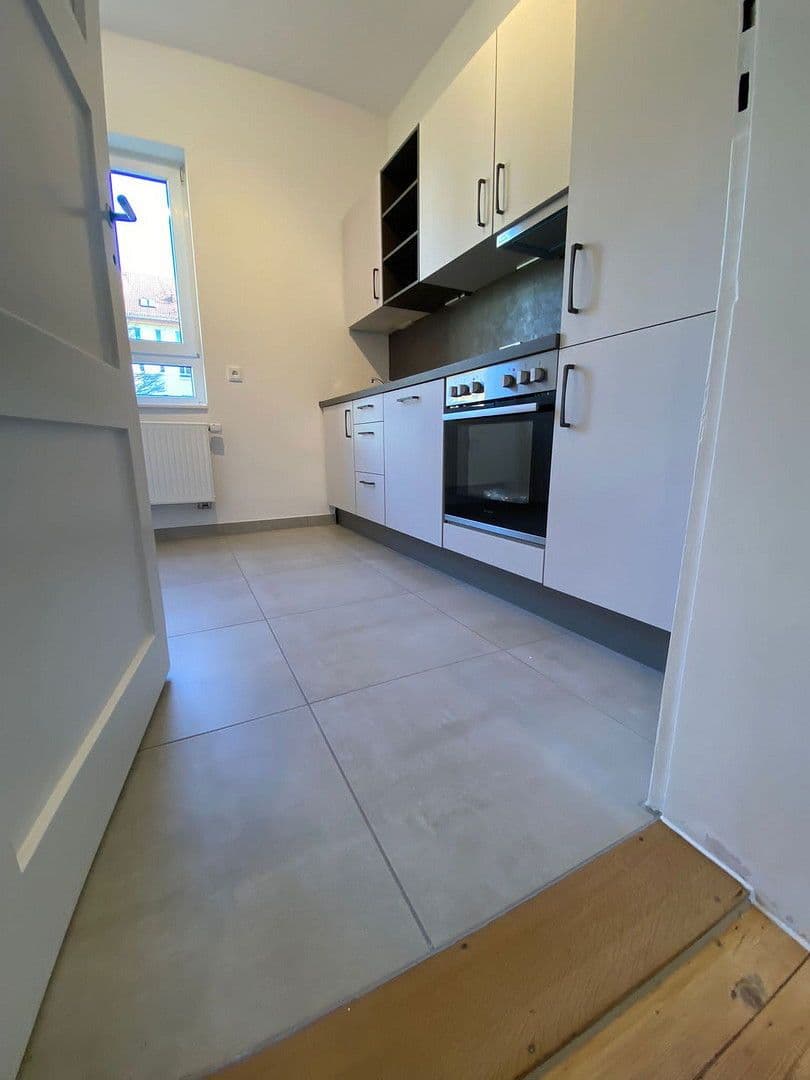 Pronájem bytu 3+1 68 m², Neuenhainer Str., Frankfurt, Hessen Pronájem bytu 3+1 68 m², Neuenhainer Str., Frankfurt, Hessen