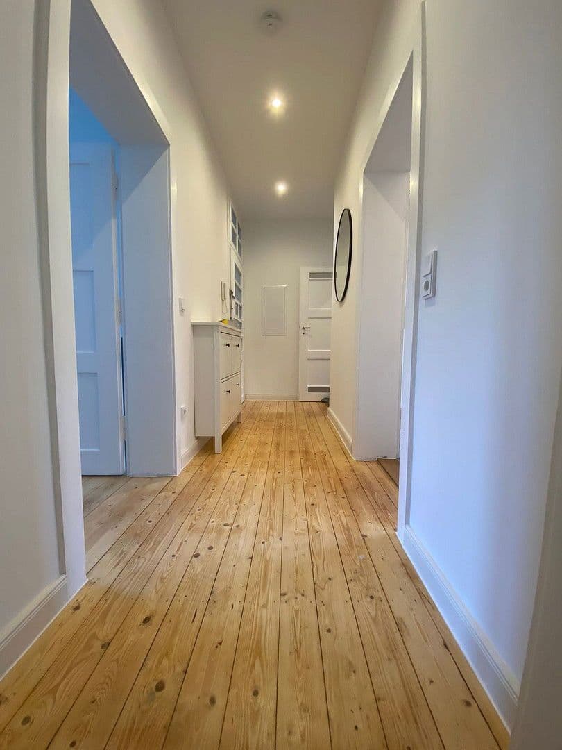 Pronájem bytu 3+1 68 m², Neuenhainer Str., Frankfurt, Hessen Pronájem bytu 3+1 68 m², Neuenhainer Str., Frankfurt, Hessen