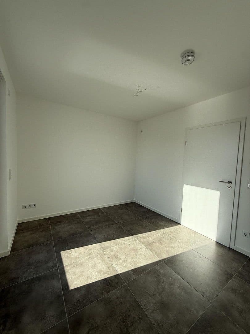 Pronájem bytu 5+1 134 m², Langendiebacher Str. 49, Erlensee, Hessen Pronájem bytu 5+1 134 m², Langendiebacher Str. 49, Erlensee, Hessen