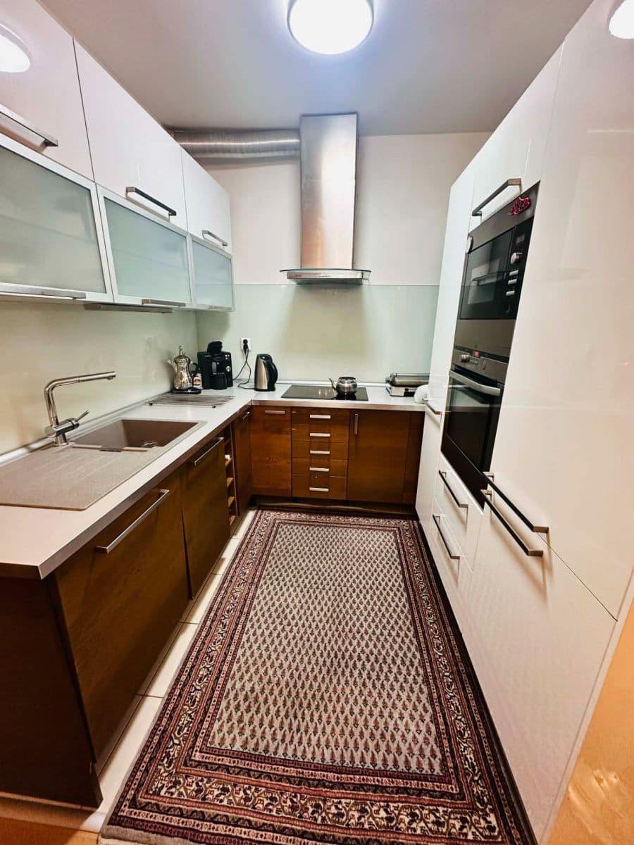 Pronájem bytu 4+kk 100 m², Jana Přibíka, Praha, Praha Pronájem bytu 4+kk 100 m², Jana Přibíka, Praha, Praha