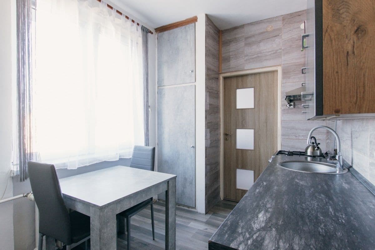 Prodej bytu 3+1 64 m², Hlavní, Aš, Karlovarský kraj Prodej bytu 3+1 64 m², Hlavní, Aš, Karlovarský kraj