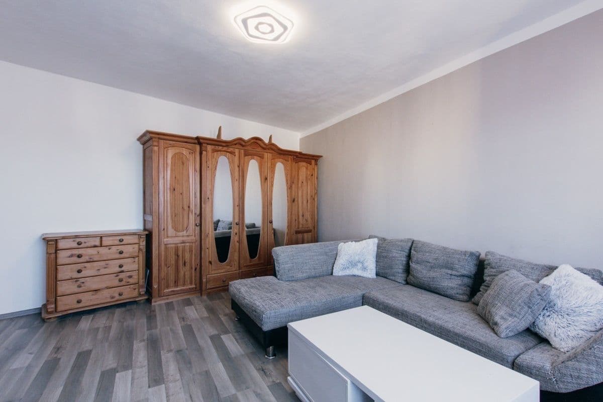Prodej bytu 3+1 64 m², Hlavní, Aš, Karlovarský kraj Prodej bytu 3+1 64 m², Hlavní, Aš, Karlovarský kraj