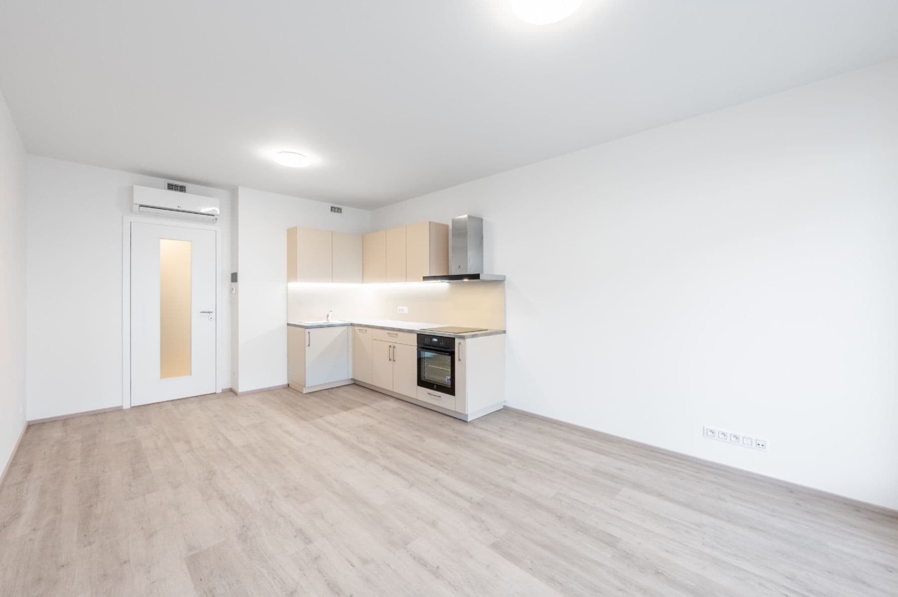 Pronájem bytu 1+kk 35 m², Poděbradská, Praha, Praha Pronájem bytu 1+kk 35 m², Poděbradská, Praha, Praha