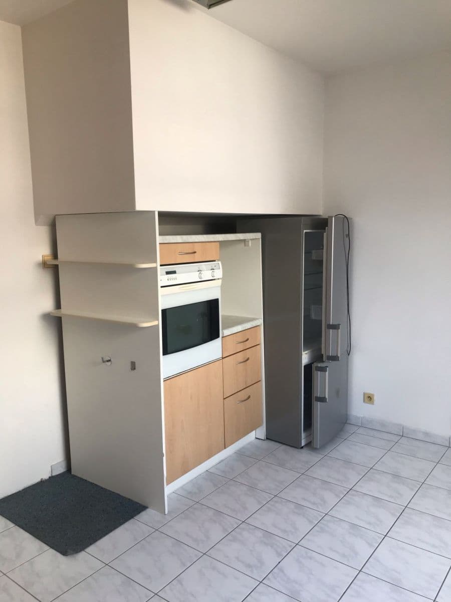 Pronájem bytu 2+1 81 m², Půlkruhová, Praha, Praha Pronájem bytu 2+1 81 m², Půlkruhová, Praha, Praha