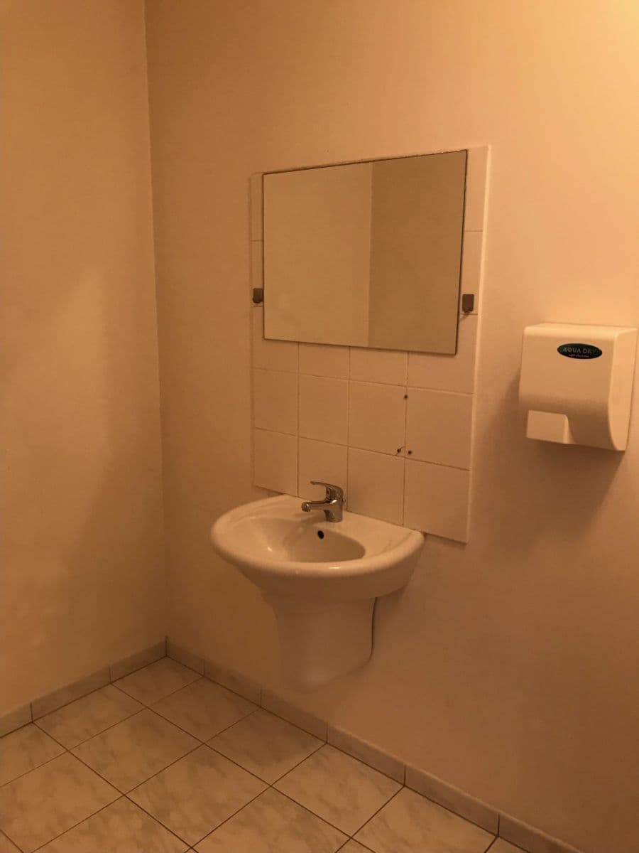 Pronájem bytu 2+1 81 m², Půlkruhová, Praha, Praha Pronájem bytu 2+1 81 m², Půlkruhová, Praha, Praha