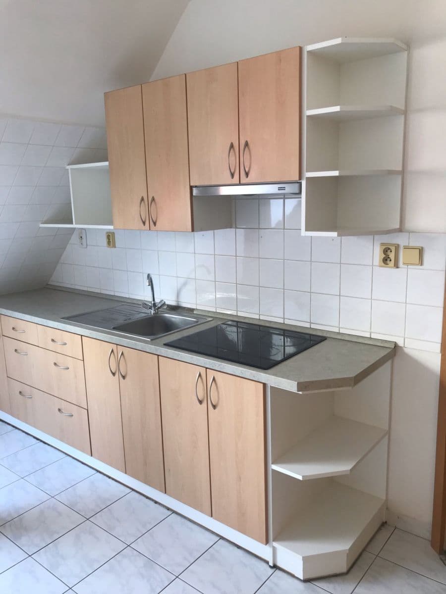 Pronájem bytu 2+1 81 m², Půlkruhová, Praha, Praha Pronájem bytu 2+1 81 m², Půlkruhová, Praha, Praha