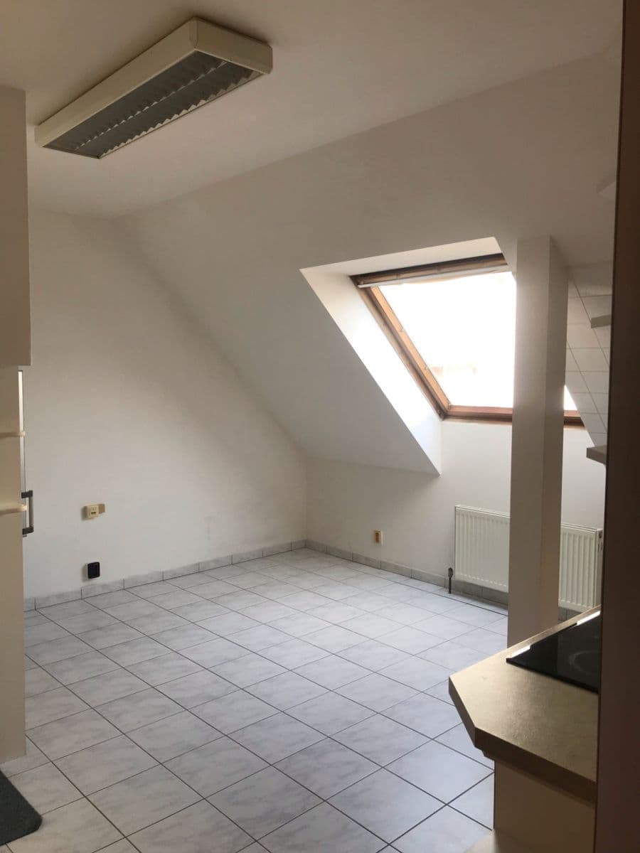 Pronájem bytu 2+1 81 m², Půlkruhová, Praha, Praha Pronájem bytu 2+1 81 m², Půlkruhová, Praha, Praha
