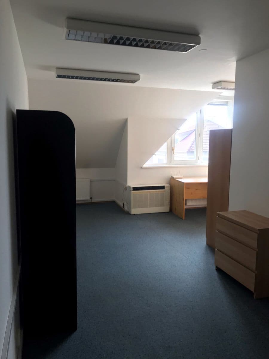 Pronájem bytu 2+1 81 m², Půlkruhová, Praha, Praha Pronájem bytu 2+1 81 m², Půlkruhová, Praha, Praha