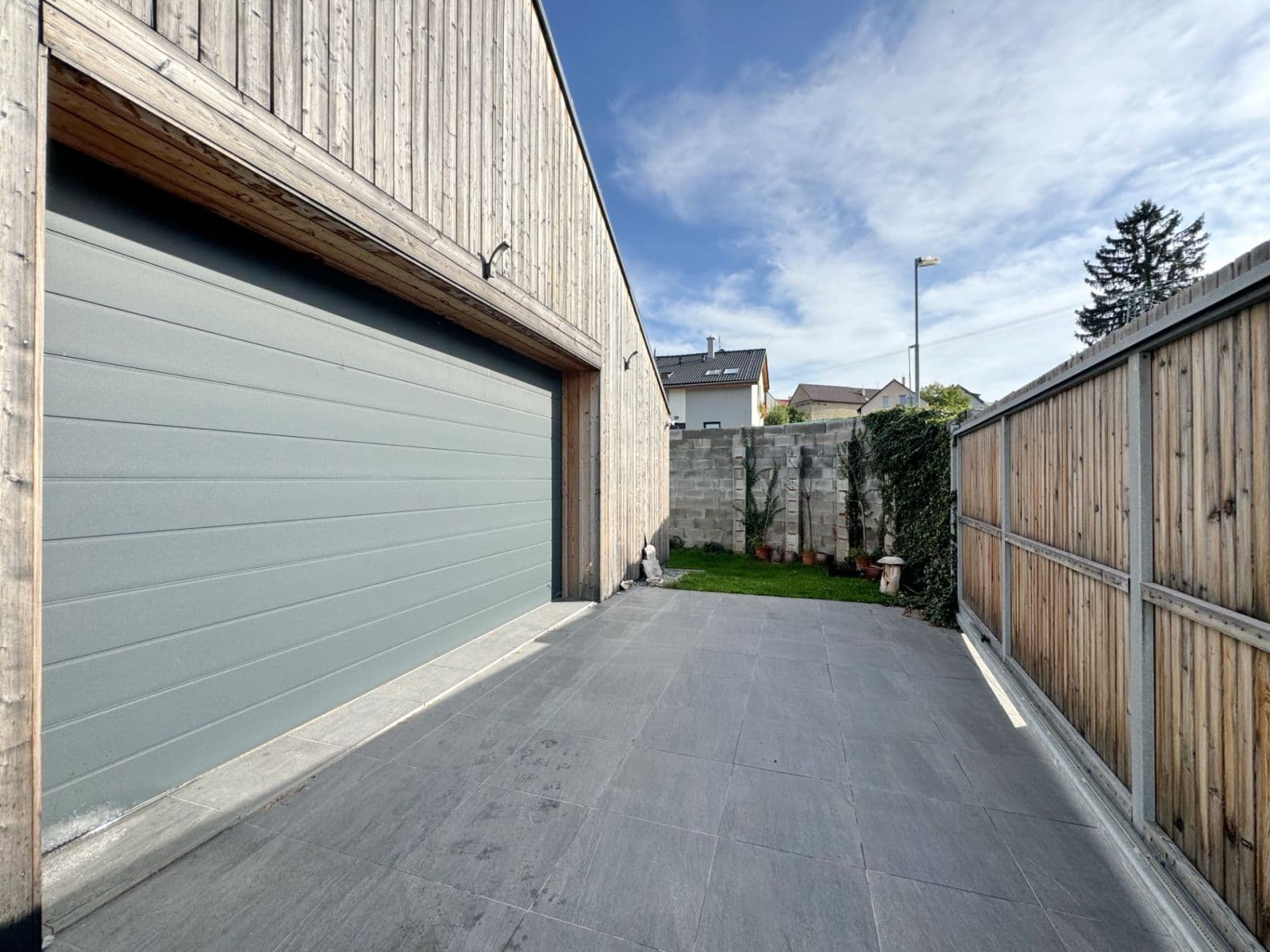 Prodej domu 411 m², pozemek 948 m², Na Obci, Hostouň, Středočeský kraj Prodej domu 411 m², pozemek 948 m², Na Obci, Hostouň, Středočeský kraj