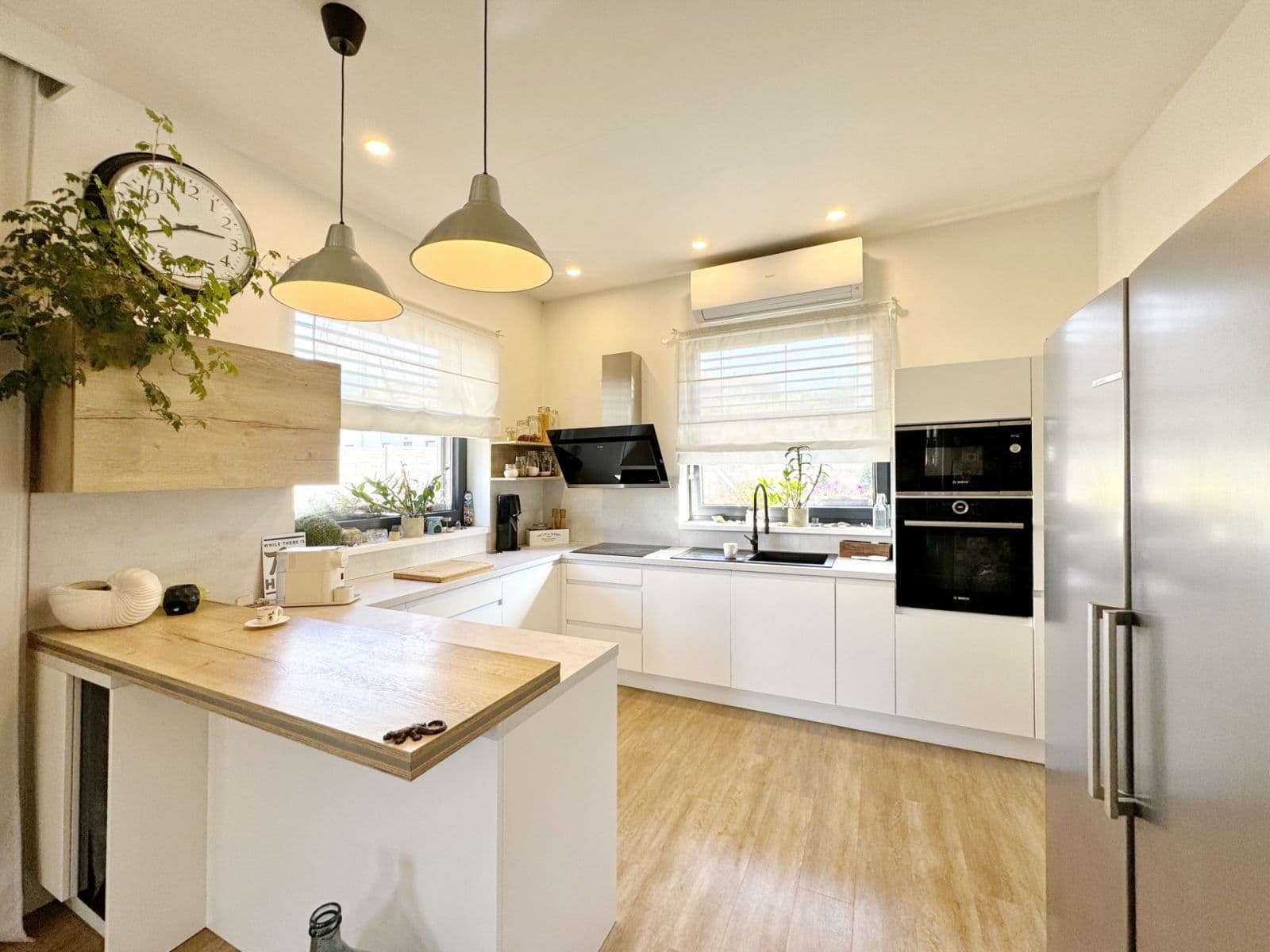 Prodej domu 411 m², pozemek 948 m², Na Obci, Hostouň, Středočeský kraj Prodej domu 411 m², pozemek 948 m², Na Obci, Hostouň, Středočeský kraj