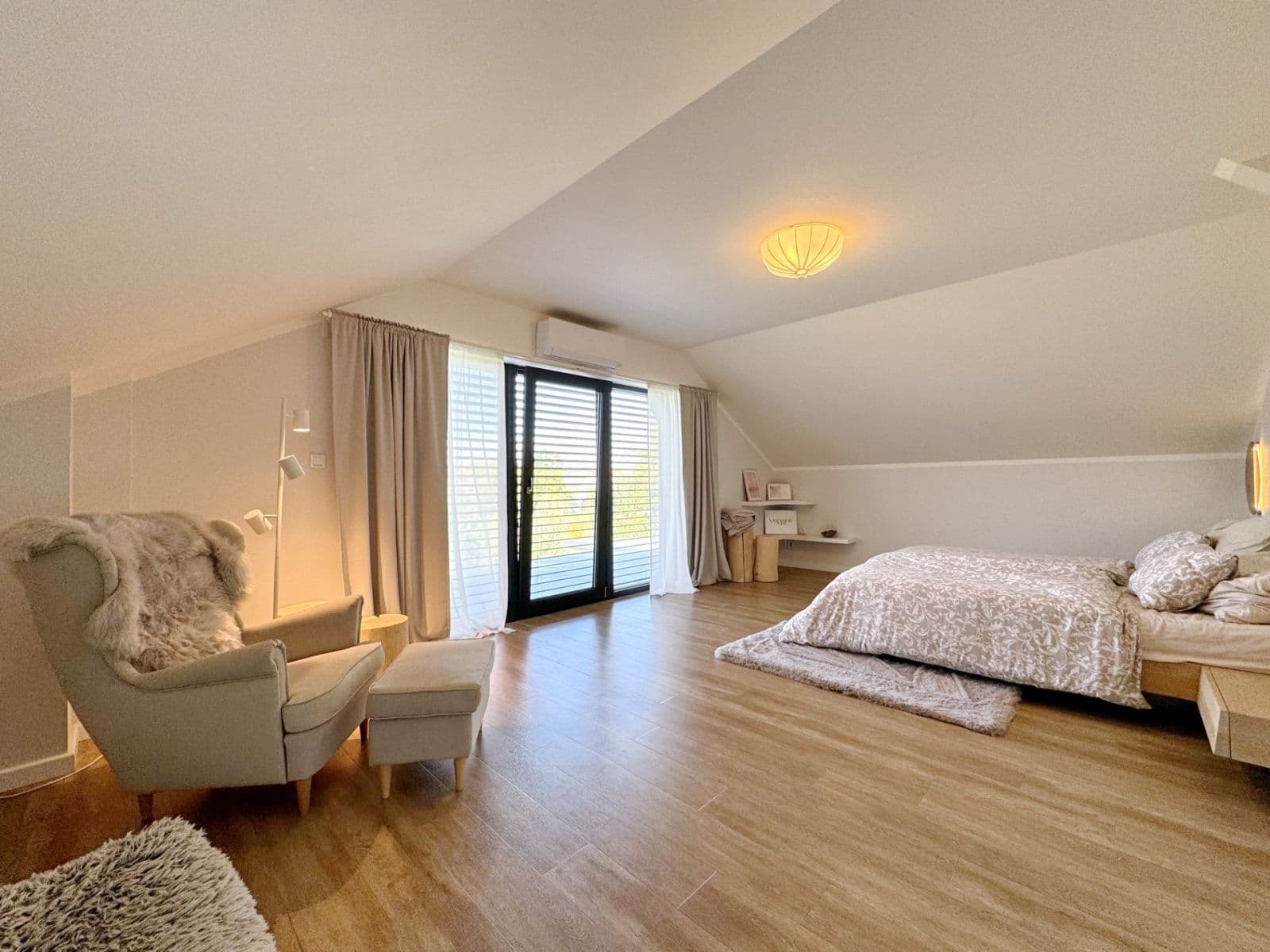 Prodej domu 411 m², pozemek 948 m², Na Obci, Hostouň, Středočeský kraj Prodej domu 411 m², pozemek 948 m², Na Obci, Hostouň, Středočeský kraj