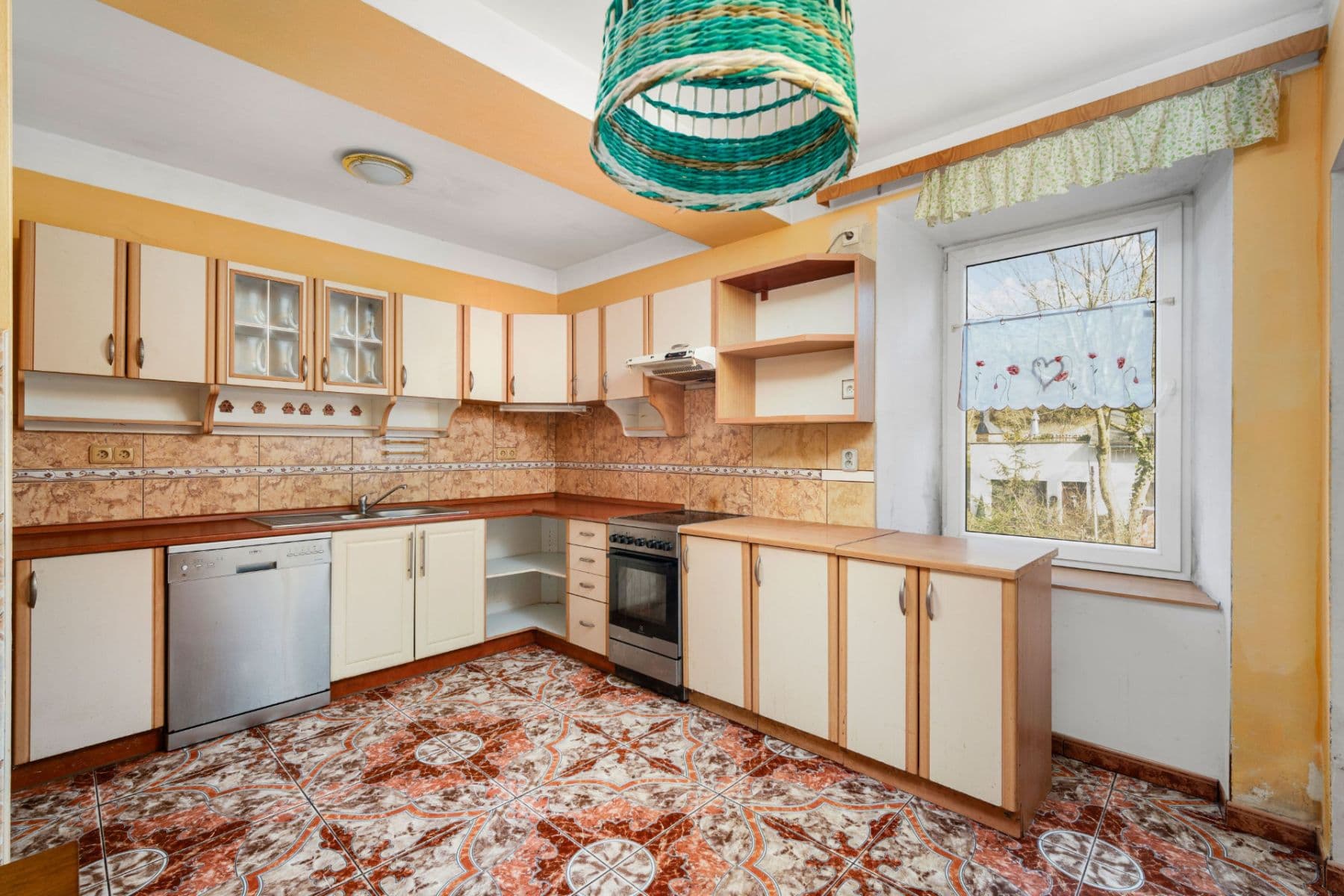 Prodej domu 250 m², pozemek 596 m², Oslavany, Jihomoravský kraj Prodej domu 250 m², pozemek 596 m², Oslavany, Jihomoravský kraj