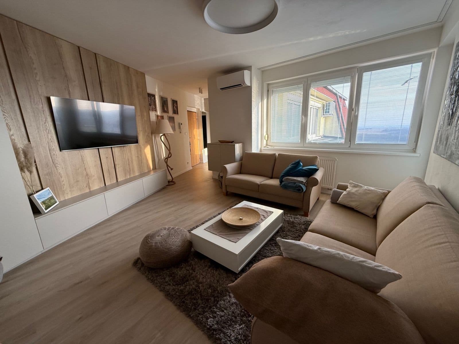 Pronájem bytu 2+1 58 m², Hany Meličkovej, Karlova Ves, Bratislavský kraj Pronájem bytu 2+1 58 m², Hany Meličkovej, Karlova Ves, Bratislavský kraj