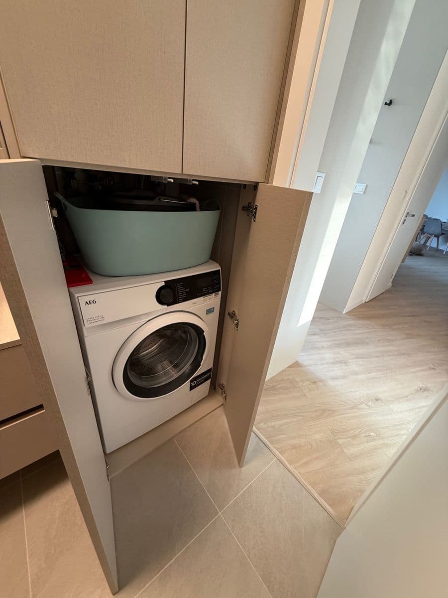 Pronájem bytu 2+1 58 m², Hany Meličkovej, Karlova Ves, Bratislavský kraj Pronájem bytu 2+1 58 m², Hany Meličkovej, Karlova Ves, Bratislavský kraj